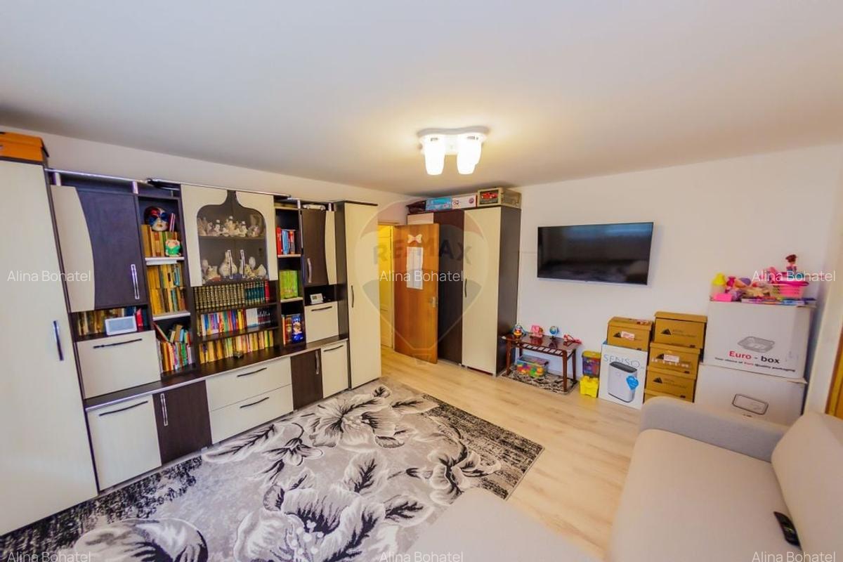DE VANZARE pe Bld. Unirii- apartament cu 3 camere, boxa si garaj - 19