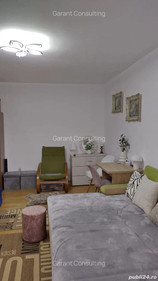 Apartament 2 camere, decomandat, parter cu balcon, central - 1