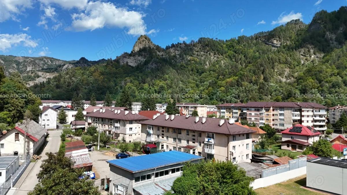 Casa de vanzare zona centrala langa magazinul Penny Brezoi - 7