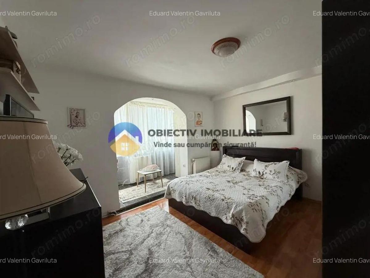 Apartament de vanzare - Zona Precista - 1