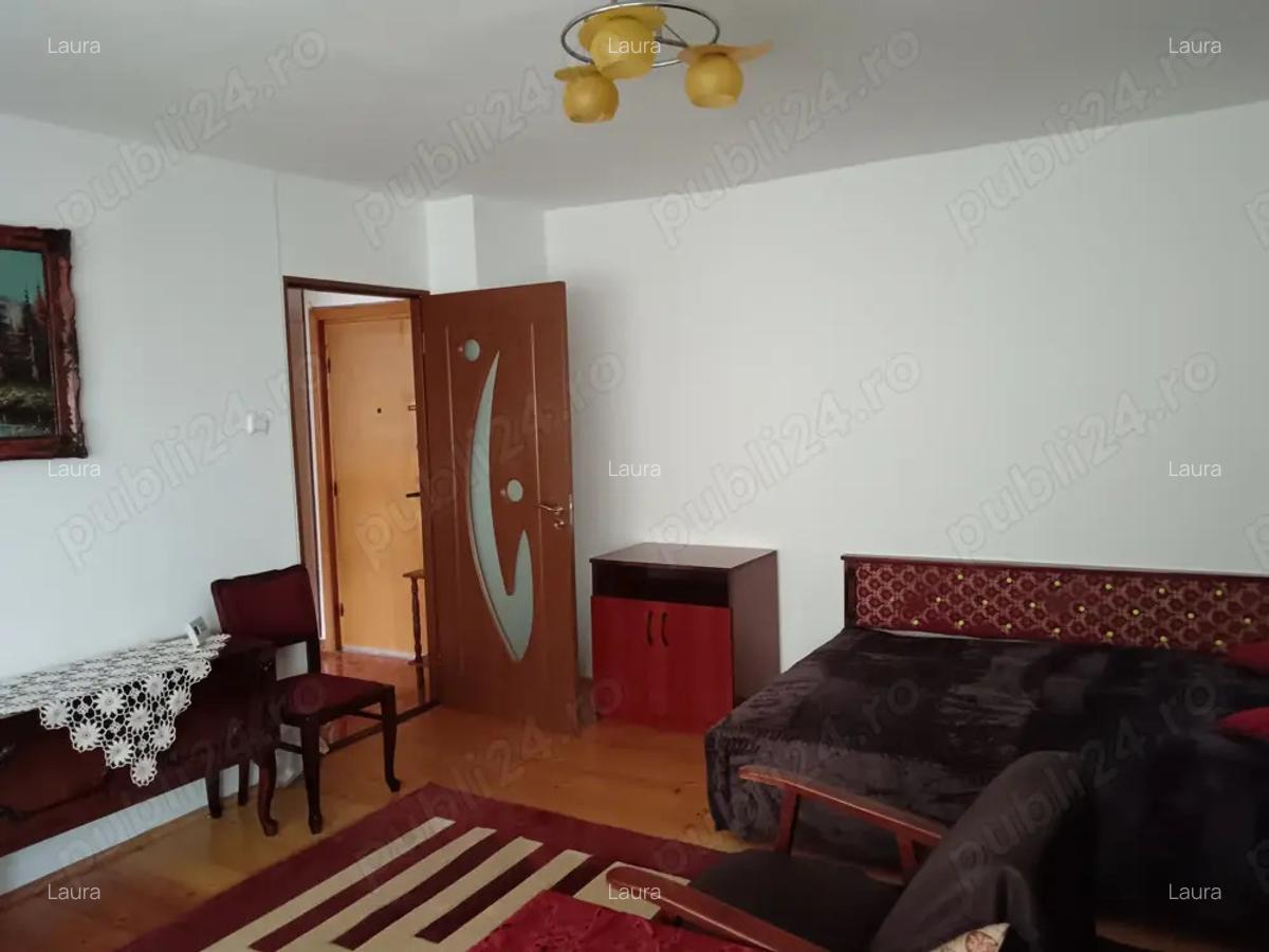 Proprietar inchiriez apartament 2 camere decomandat,zona Girocului - 5