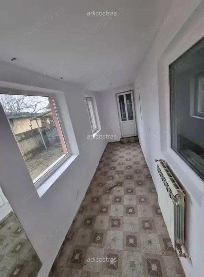 A 39 Proprietarul vinde in Buhu?i ,casa 3 camere la strada , - 4