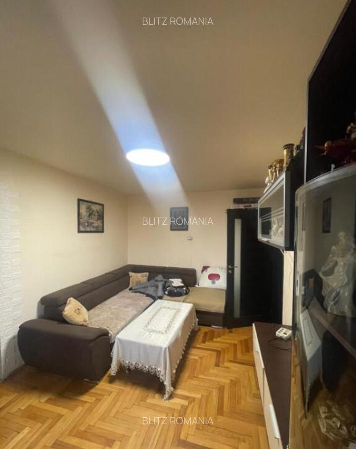 Apartament cu 3 camere, foarte spa?ios ?i bine compartimen - 2
