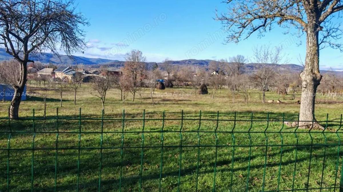 Teren de vanzare 2.550 mp, pozi?ie excelenta, Stalpeni (zona centrala), jud AG - 4