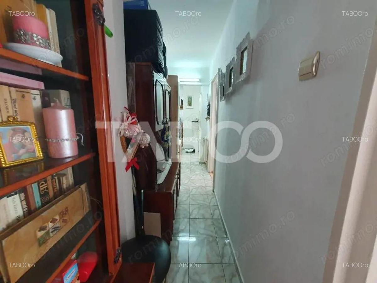 Apartament 3 camere zona 1 Decembrie 65 mp utili + 5 mp balcon - 7