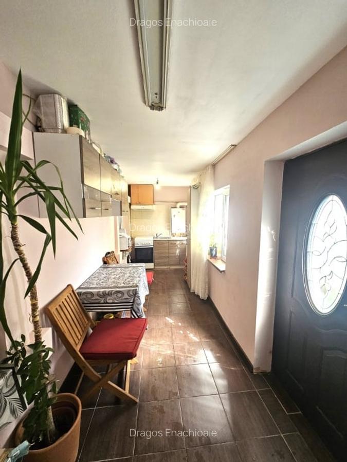 2 case la pret de una in Giulesti - lacul Morii/capatul tramvaiului 11 - 16 2 case la pret de una in Giulesti - lacul Morii/capatul tramvaiului 11 - 16