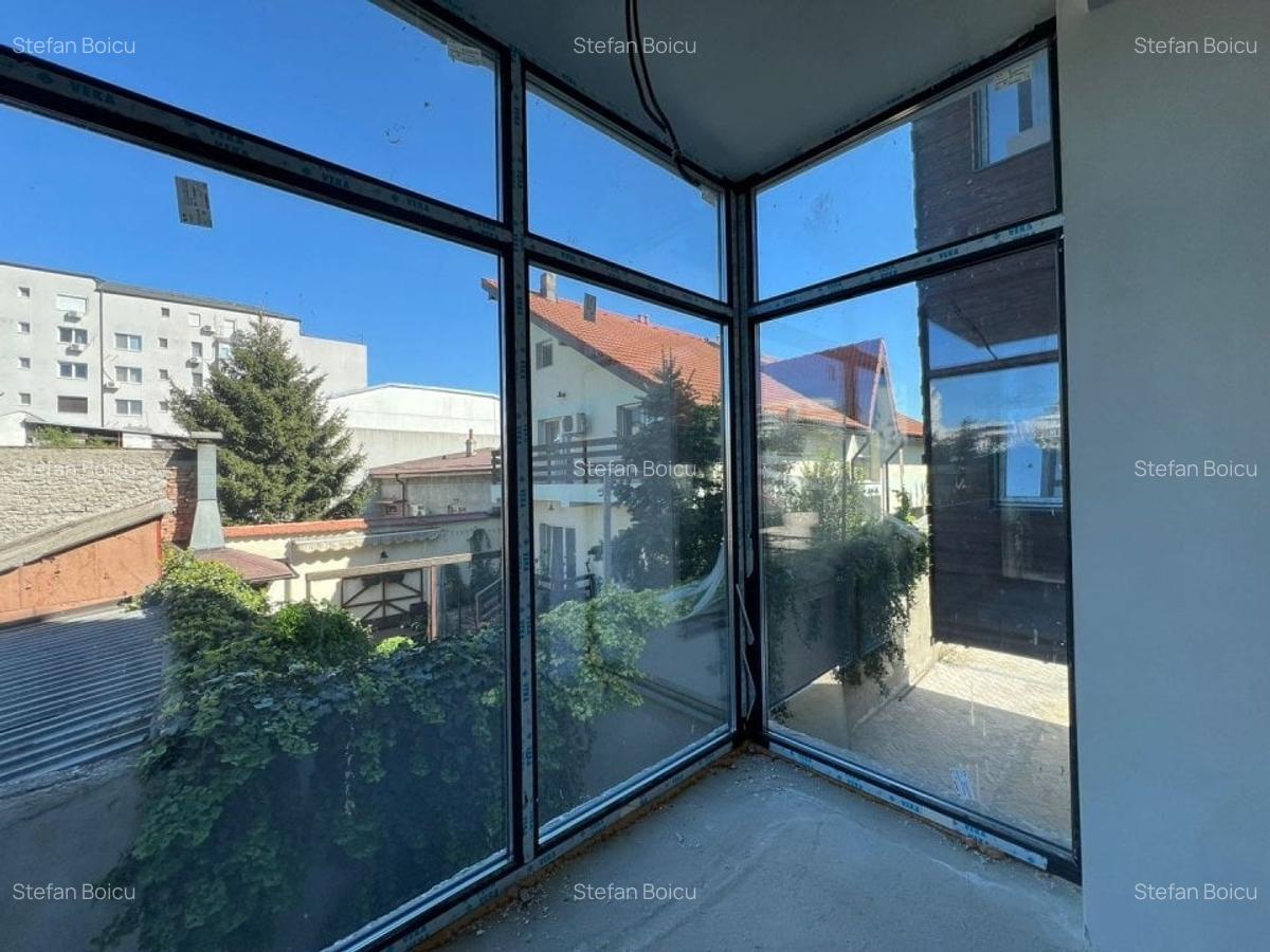 Apartament cu 3 camere semidecomandat în 13 Septembrie - 9