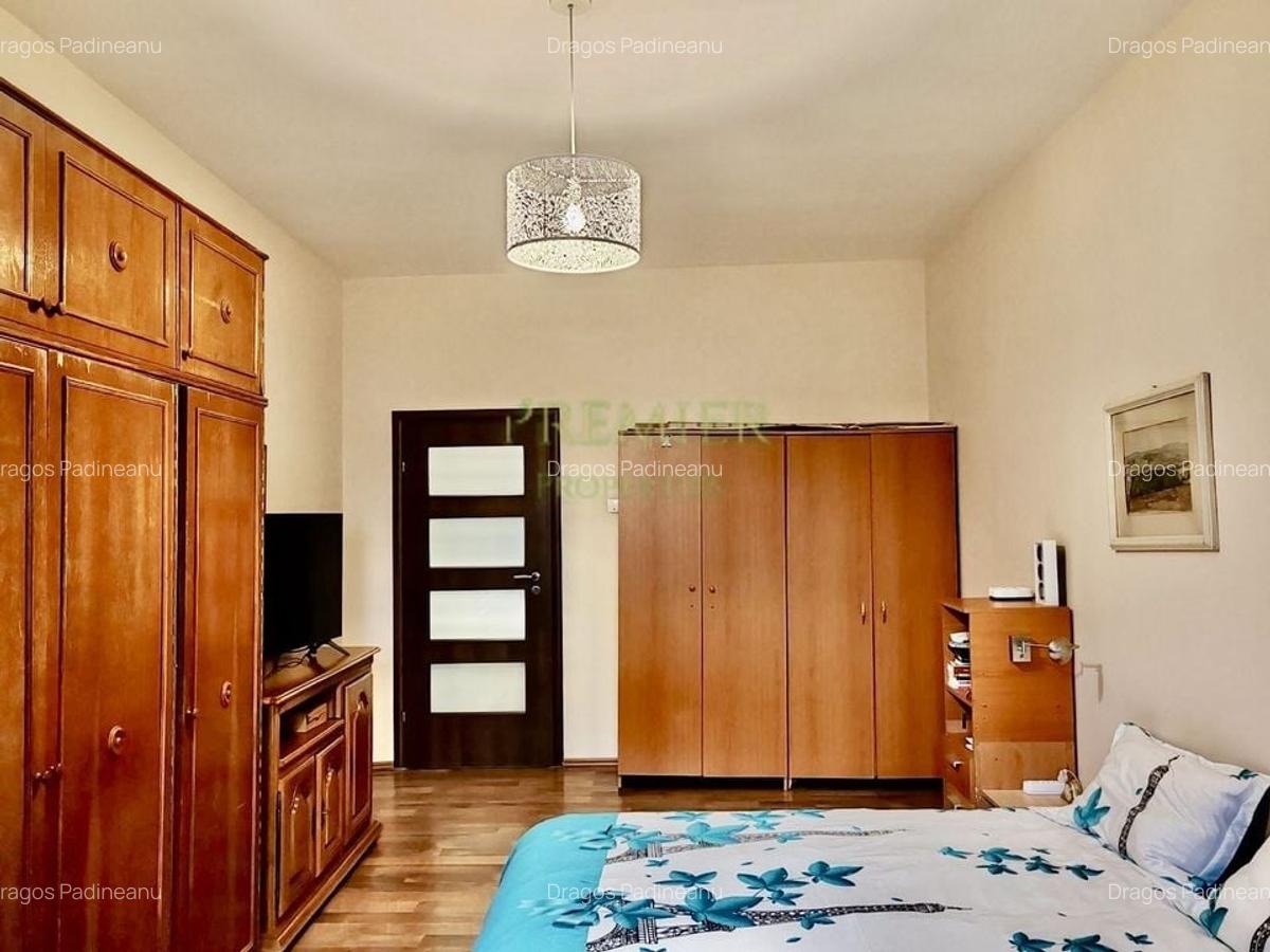 Bloc Rusesc Bucurestii noi vis a vis de metrou Bazilescu boxa - 5