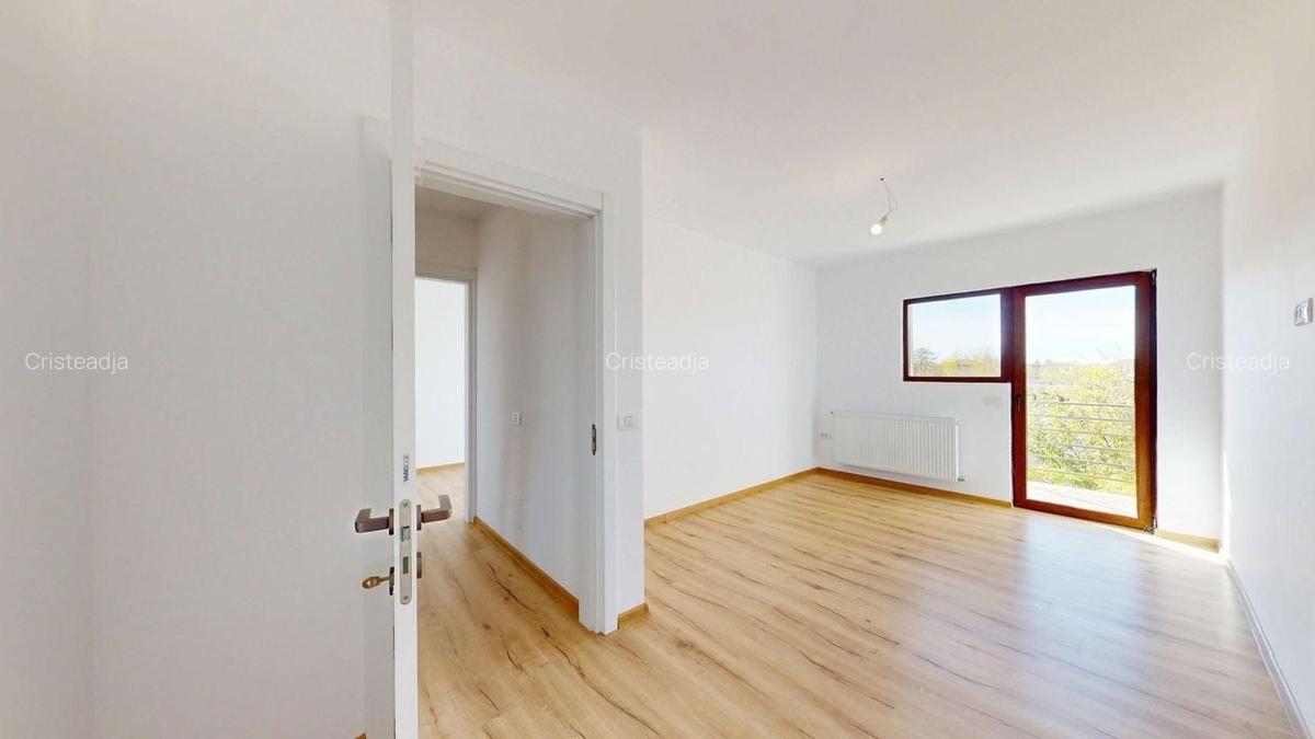 Duplex întreg cu Panouri Solare! Cu 2 intrari! - 17