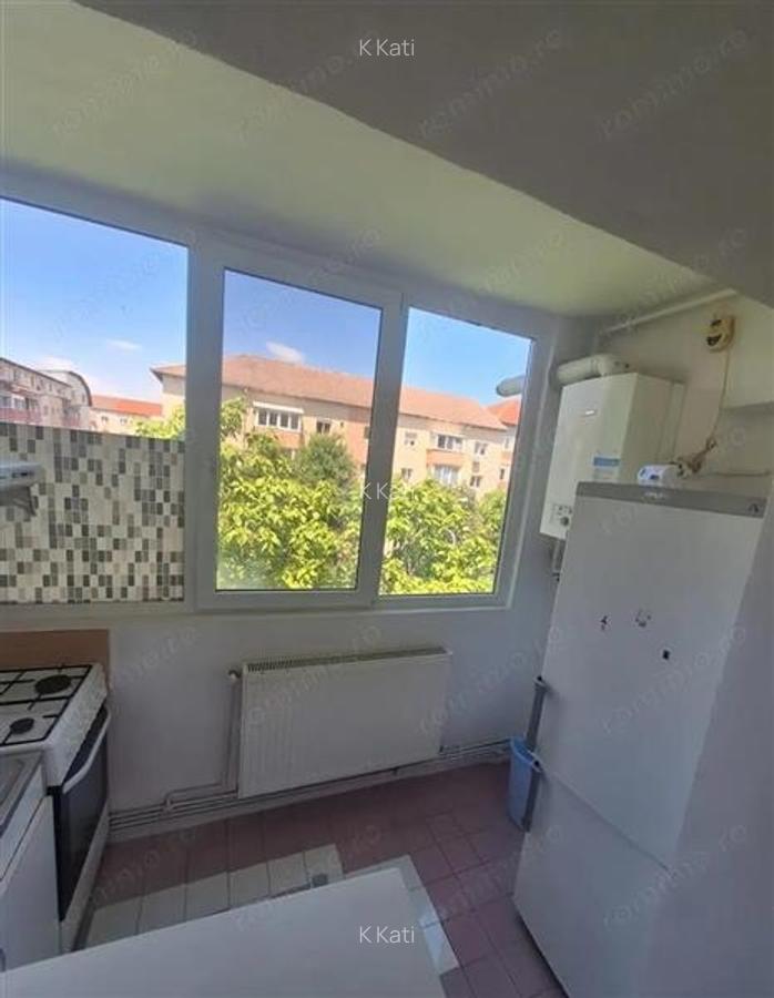 Apartament cu 3 camere decomandat în Girocului - 4
