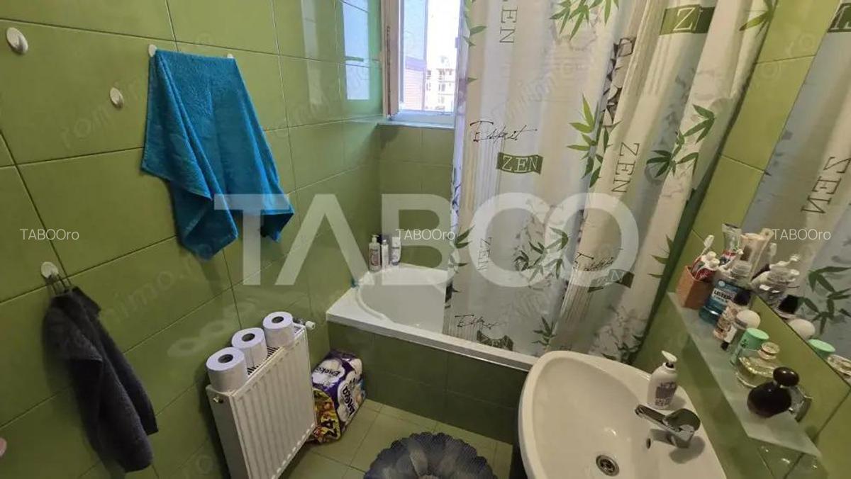 Apartament de vanzare etaj intermediar 3 camere Calea Surii Mici - 11 Apartament de vanzare etaj intermediar 3 camere Calea Surii Mici - 11