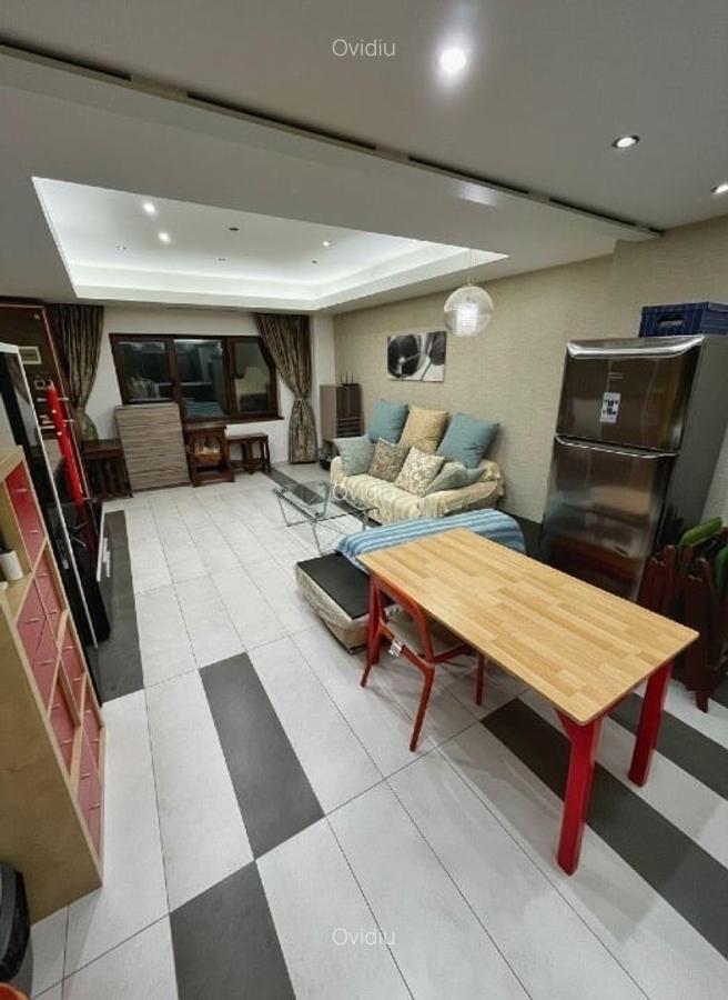 Apartament 2 camere, etaj parter cu curte interioară, metrou OBOR - 4