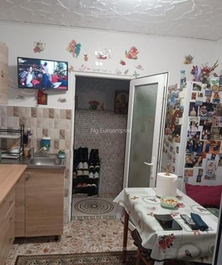 Apartament 2 camere de vanzare zona Poarta 6 - 4