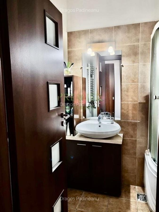 Bloc Rusesc Bucurestii noi vis a vis de metrou Bazilescu boxa - 6