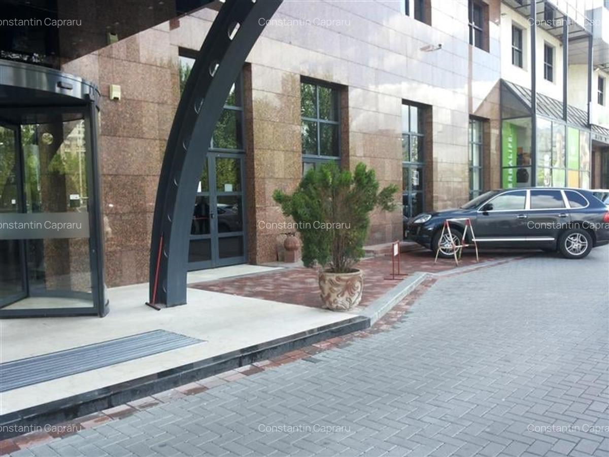 Inchiriere spatii comercial in cladire de birouri - 43 mp si 59 mp - 5