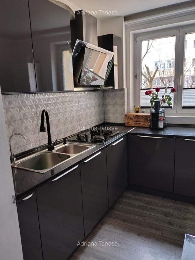 Apartament cu 3 camere decomandat în Astra - 13