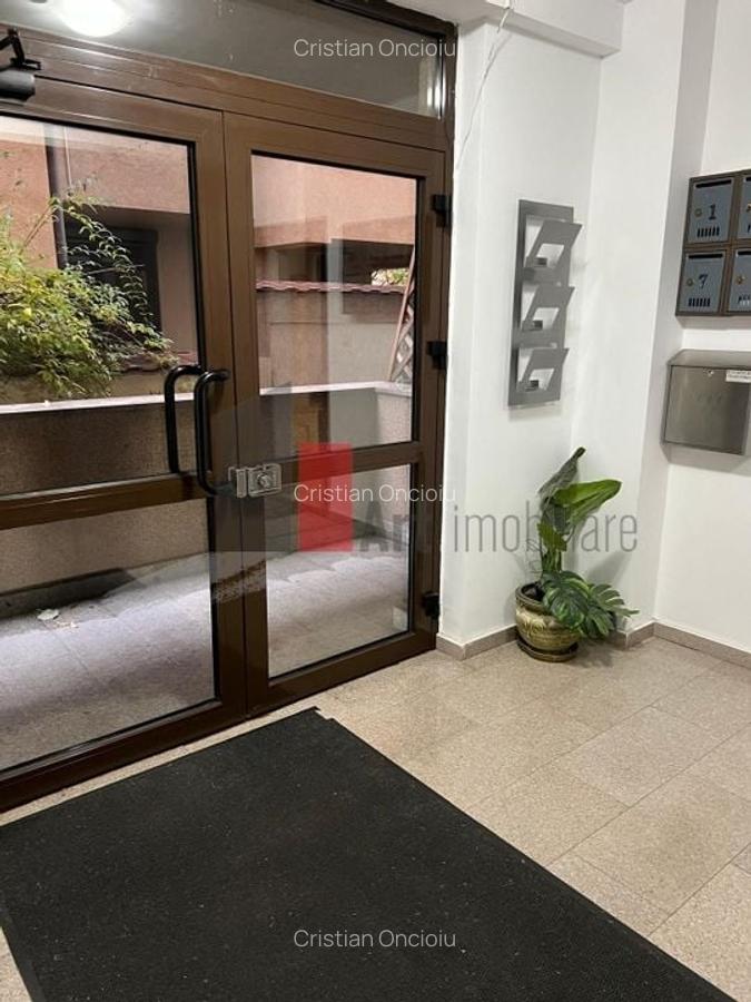 Apartament cu 3 camere semidecomandat în 1 Mai - 16