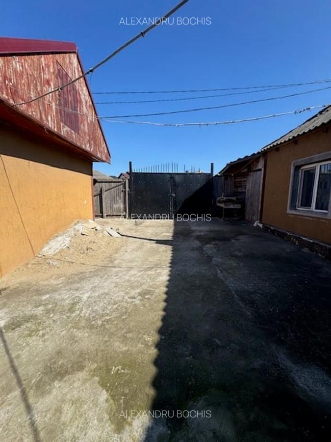 Casă cu 4 camere în Palazu Mare - 13