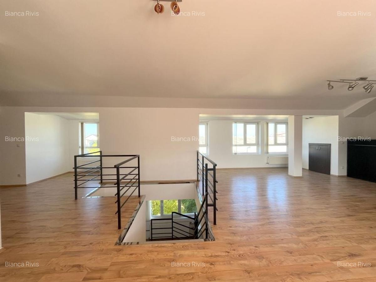 Apartament deosebit de vânzare - mansardă spațioasa - 4