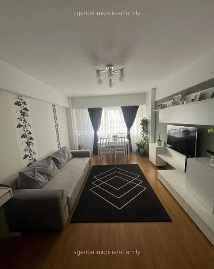 Apartament cu 3 camere decomandate zona Obcini - intrare - 1