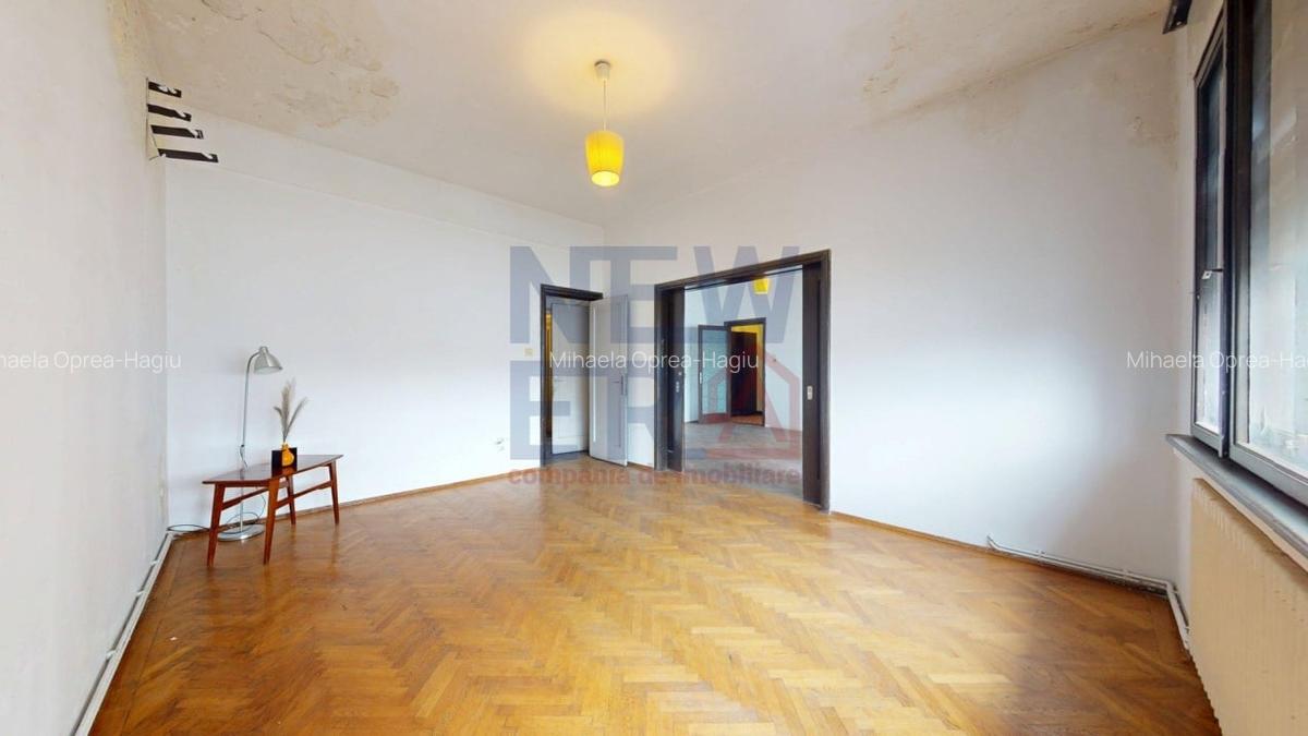 De Vanzare-Ap. Spatios si Luminos in Vila Interbelica- Bld Mircea Voda - 9 De Vanzare-Ap. Spatios si Luminos in Vila Interbelica- Bld Mircea Voda - 9