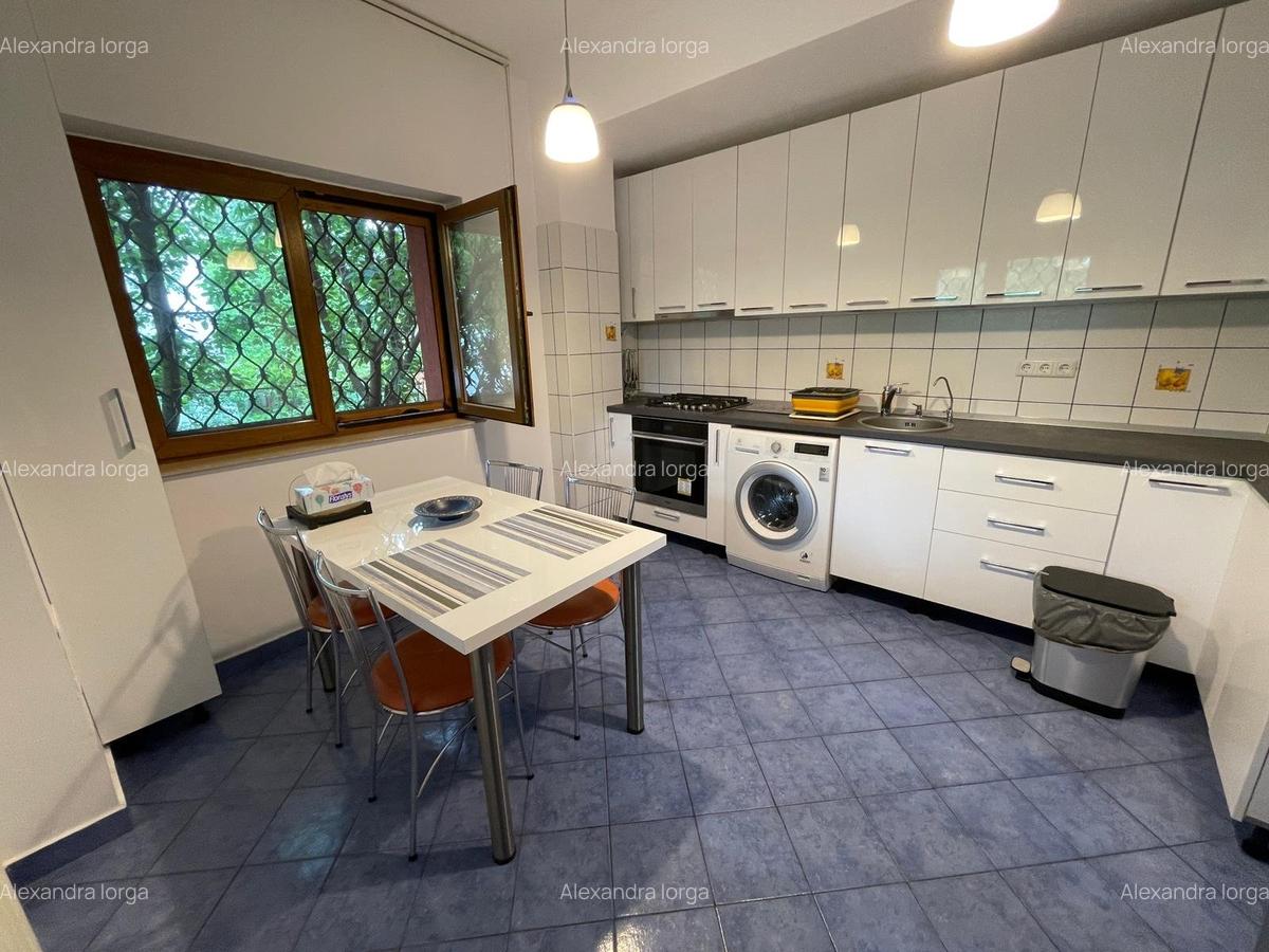 APARTAMENT IN VILĂ 5 CAMERE,4 BĂI,3 TERASE,2 LOCURI DE PARCARE,CURTE - 4