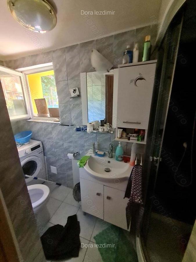 Vanzare casa cu anexa locuibila si teren - 4