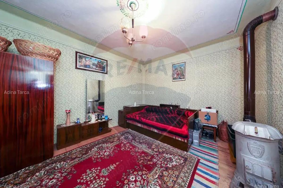 Casa spatioasa cu anexe si gradina in localitatea Ungra/Brasov - 2