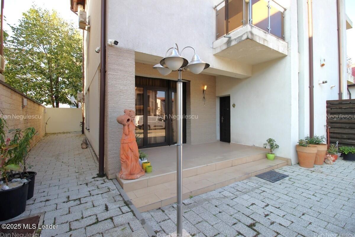 Popesti-Leordeni, Sf. Agnes, vila 2010, p+1+m, 216 mp, curte 138 mp! - 11