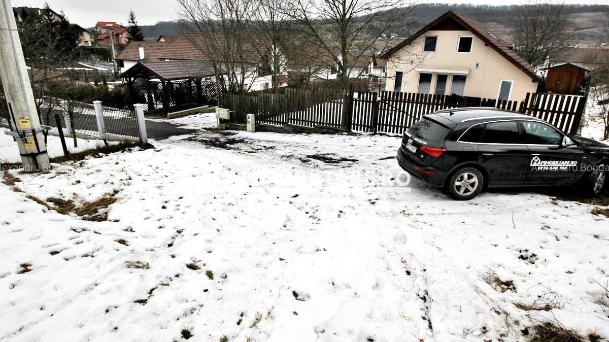 Teren 800 mp.  36 euro mp.Corunca zona Toyota - 2