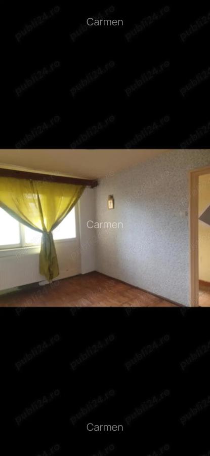 De vanzare apartament doua camere semidecomandat zona Micro 40 ,etajul 4 - 4 De vanzare apartament doua camere semidecomandat zona Micro 40 ,etajul 4 - 4