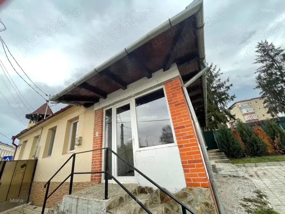 Ansamblu de 5 case situate ultracentral - Proprietate Unica !! - 9