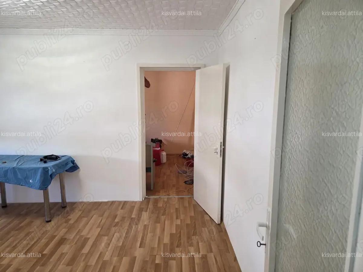 Vind apartament de 2 camere x - 7