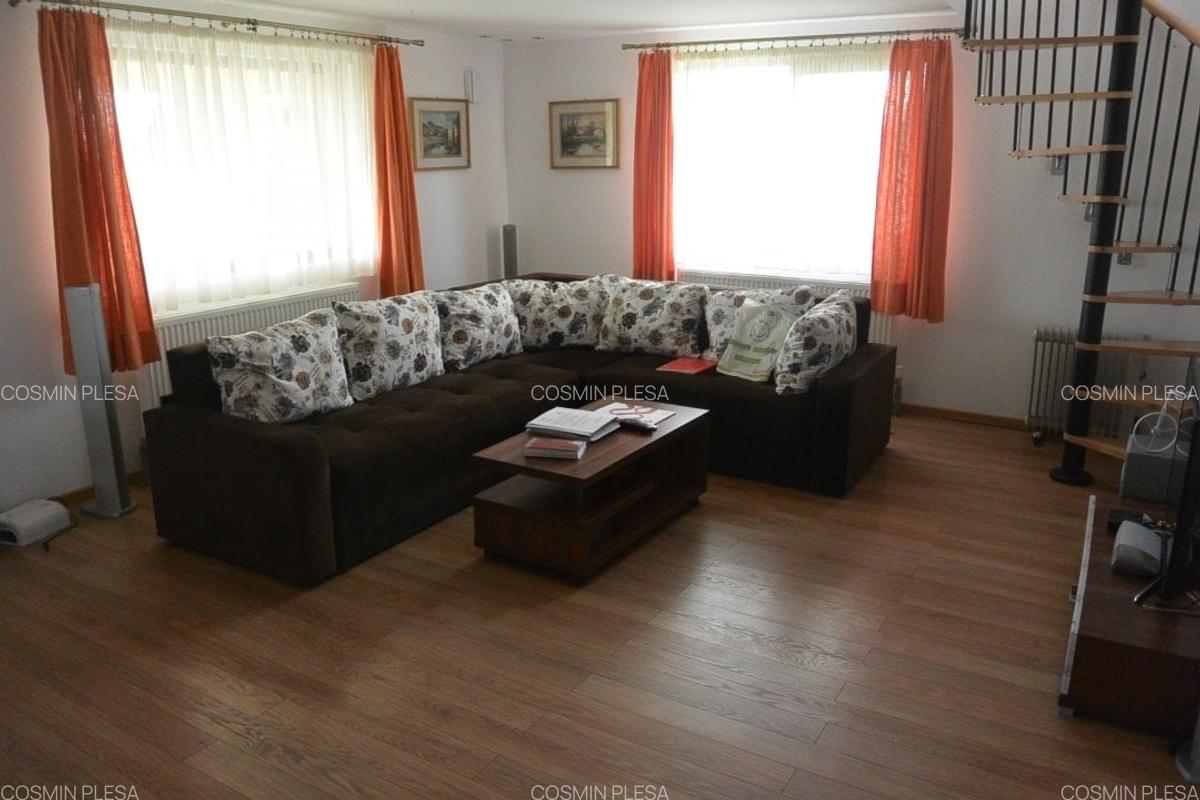 Casă cu 5 camere în Poiana Lacului - 11