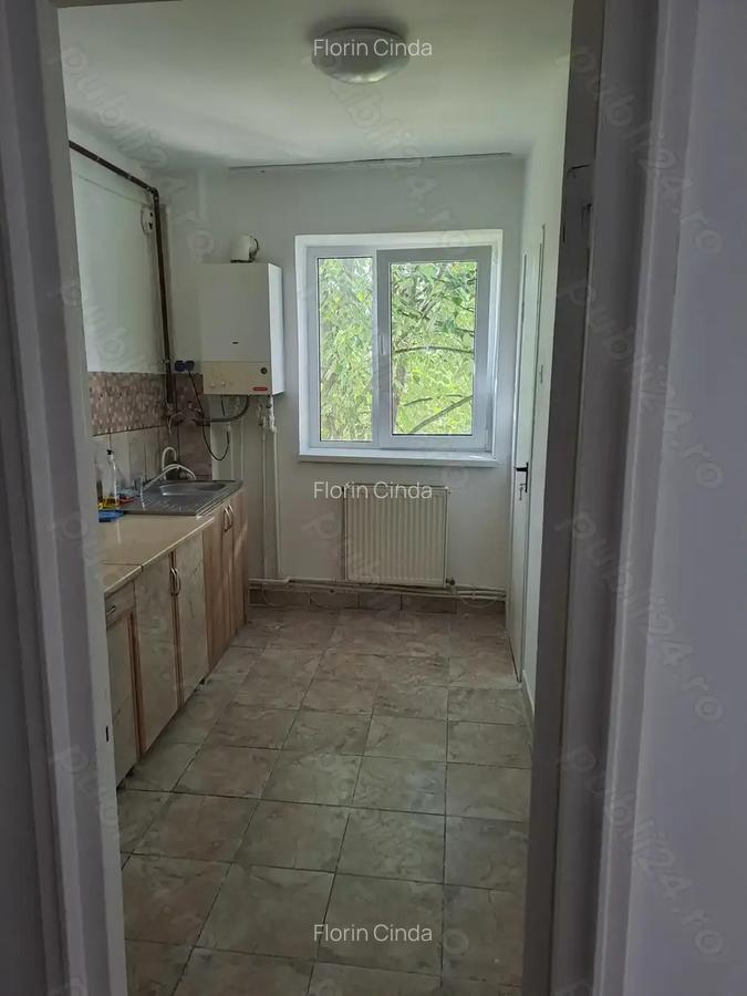 Vand apartament cu 2 camere,etaj 3. - 5