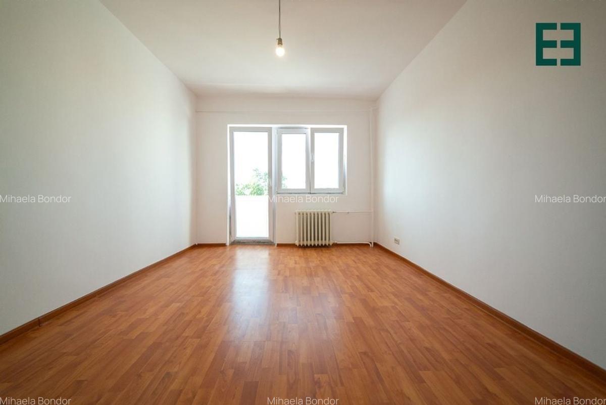 Apartament cu 3 camere etajul 4 Cartierul A. Vlaicu - Arad - 3