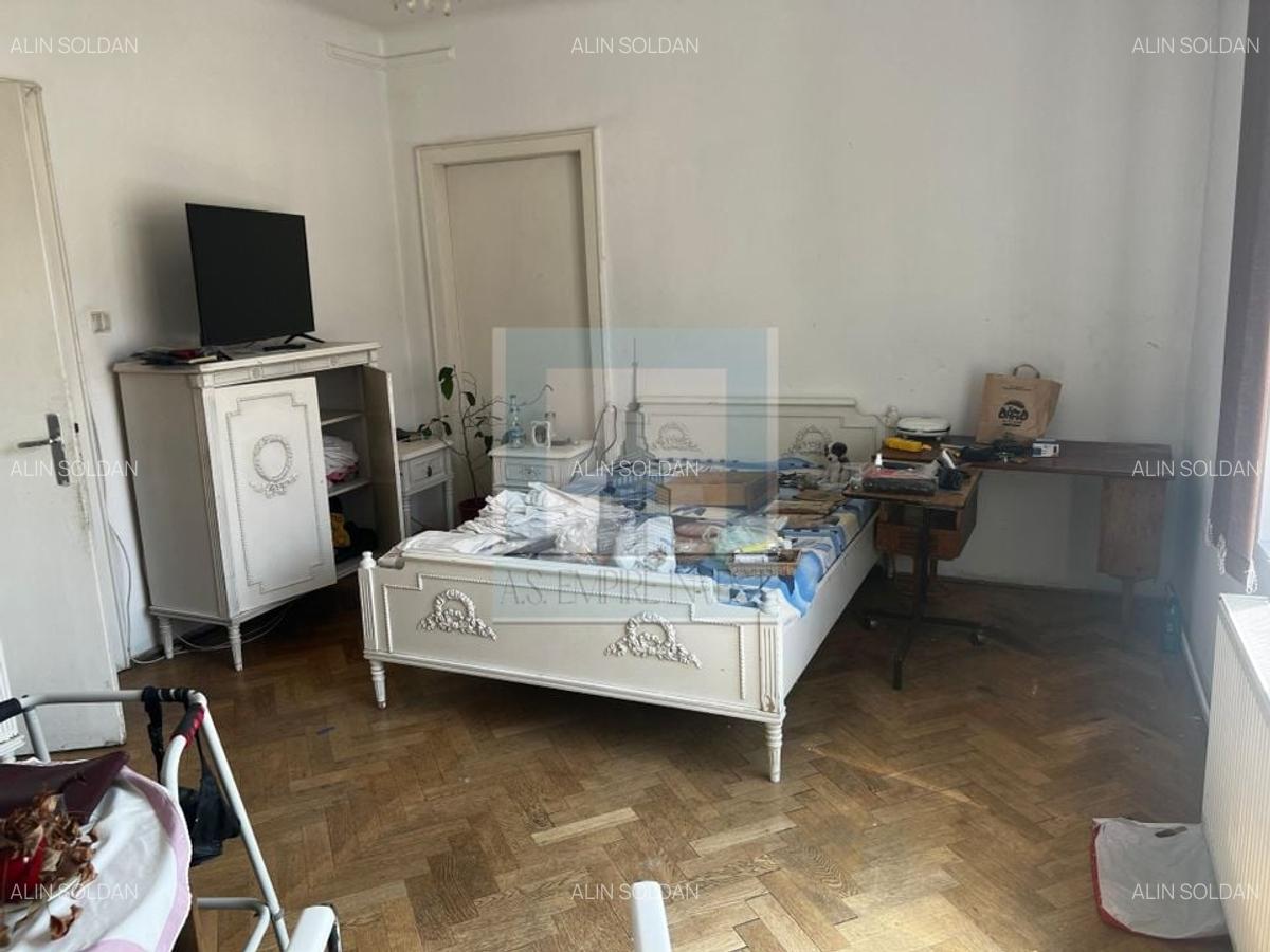 Apartament cu 3 camere circular în Centrul Istoric - 10