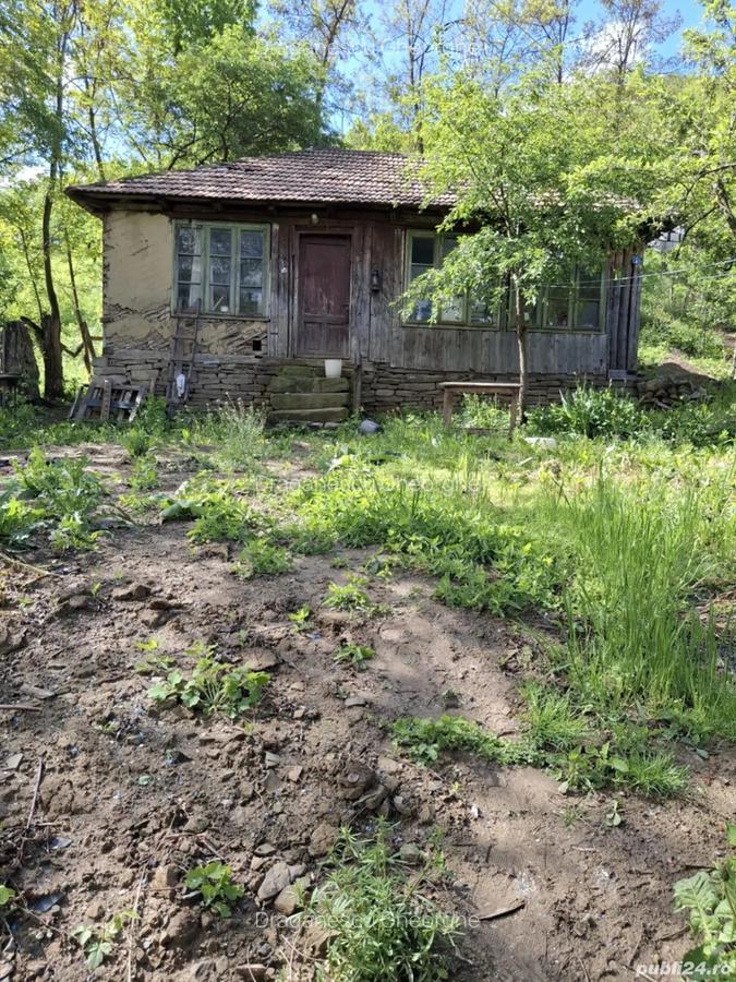 Casa batraneasca de vanzare - 1