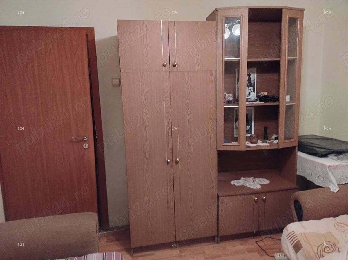 Proprietar vand apartament 3 camere parter Caransebe? - 7