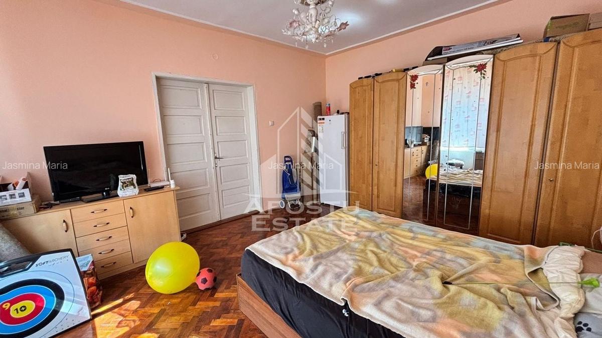 Apartament cu 2 camere la curte comuna in - 4