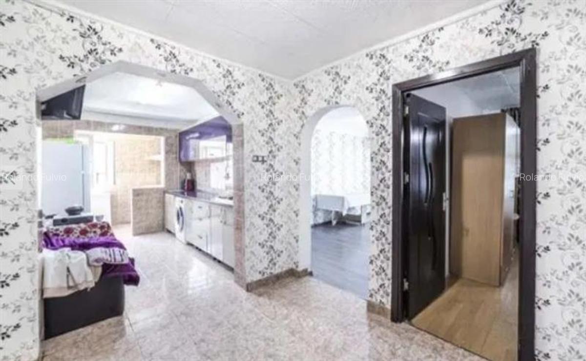 Apartament cu 4 camere semidecomandat în Tei - 5