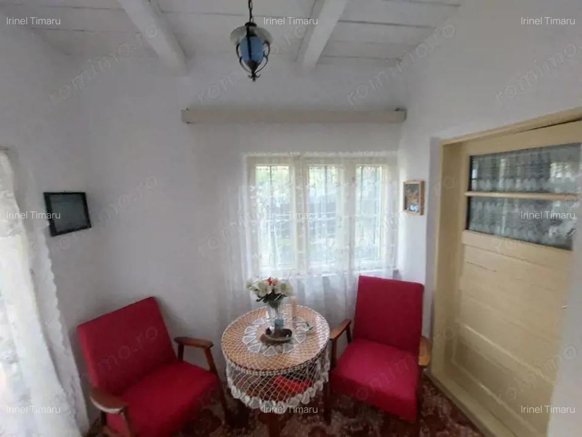 Casa batraneasca bine intretinuta in Bahna - 2