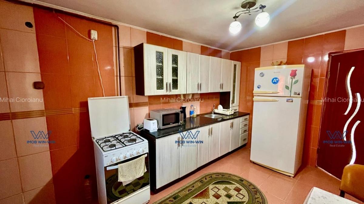 DE VANZARE - Casa in Bascov - 8