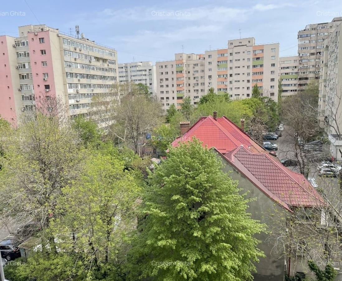 Apartament cu 4 camere decomandat în Iancului - 2