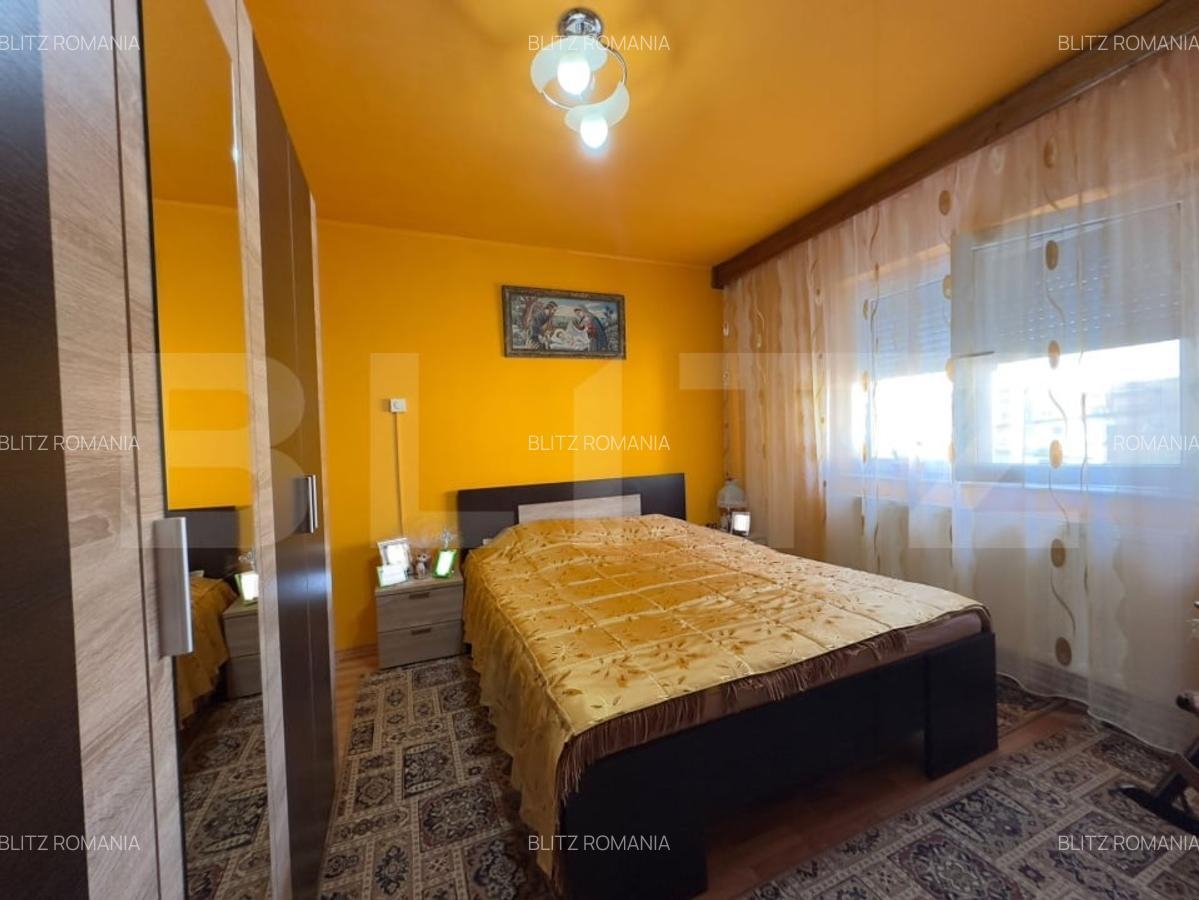 Apartament de vanzare cu 2 camere, etaj intermediar - zona Tolstoi - 3