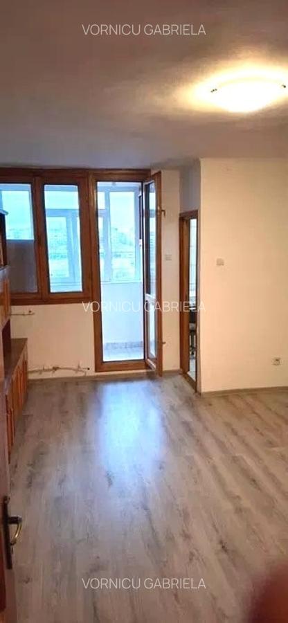 Garsonieră decomandată, mobilată în Tătărași - 1