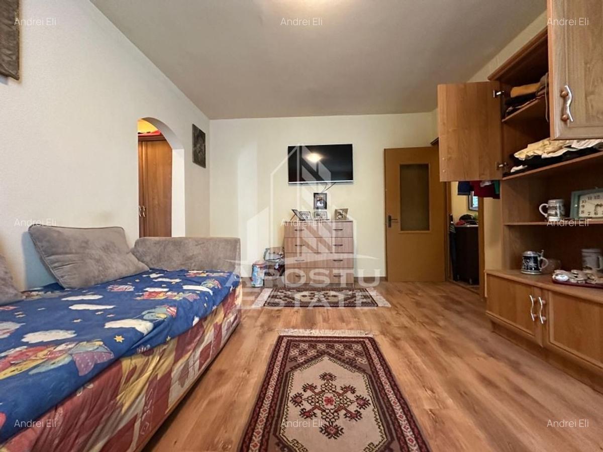 Apartament cu 2 camere, centrala proprie, etaj 2, zona Sagului - 2