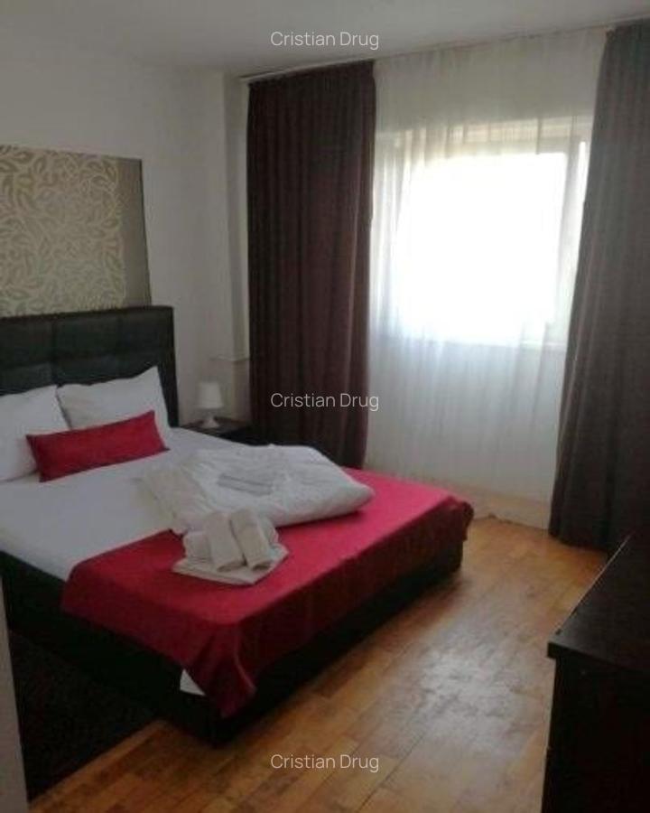 Apartament cu 2 camere decomandat în P-ța Unirii - 1