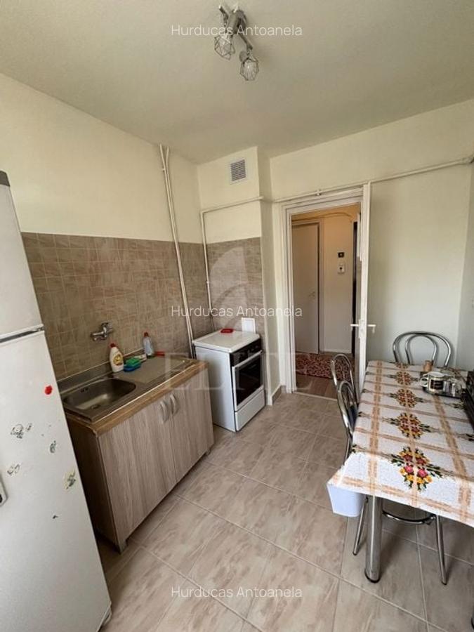 Apartament cu 3 camere semidecomandat, mobilat în Central - 6