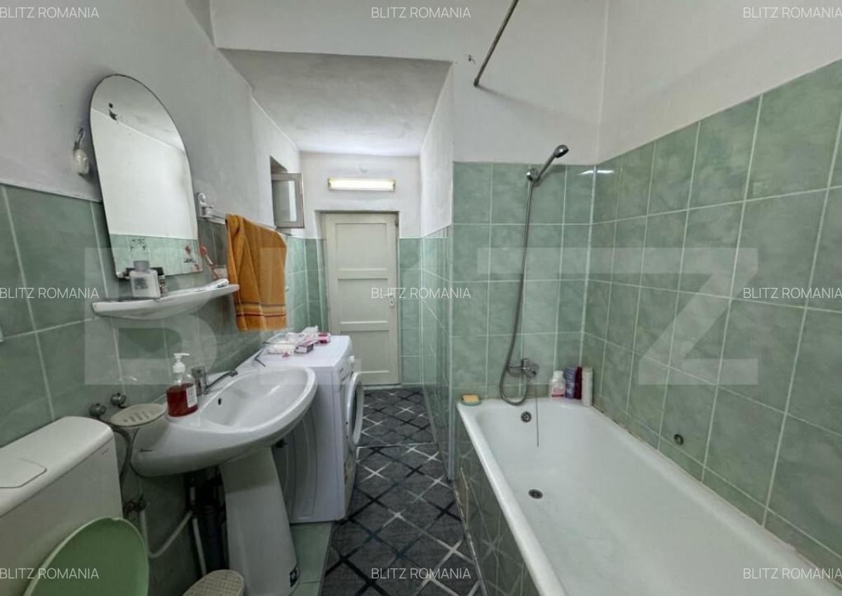 Casa de vanzare, cu 3 camere, 120 mp, 1080 mp teren, zona Si - 6